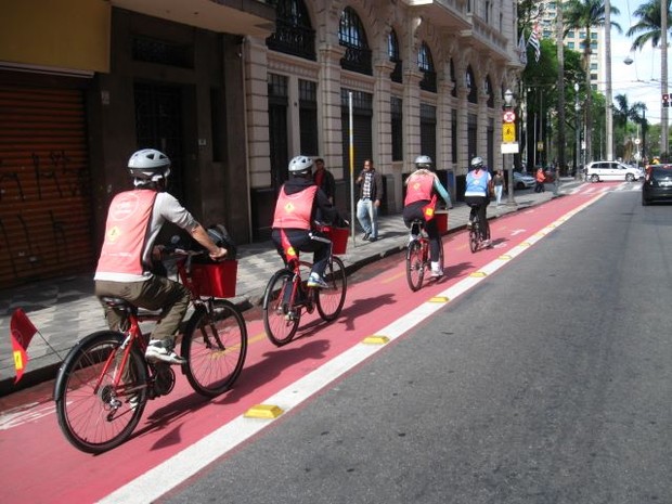 O Bike Tour SP é um trabalho social que oferece turismo de bicicleta gratuitamente. 95% dos clientes são moradores de São Paulo, segundo o grupo (Foto: Divulgação/Bike Tour SP)