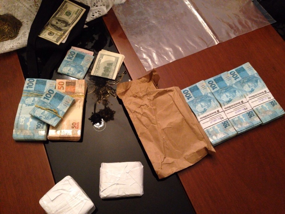 Dinheiro apreendido durante Operação Semilla deflagrada pela PF em 2015 no Ministério da Agricultura no RS (Foto: Divulgação/PF)