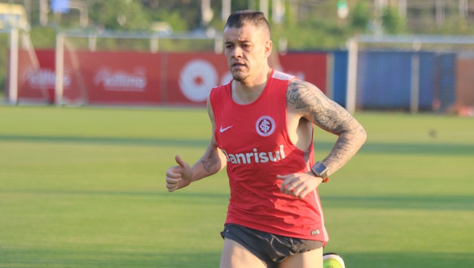 D'Alessandro inicia retreinamento físico no Inter (Foto: Diego Guichard) D'Alessandro inicia retreinamento físico no Inter (Foto: Diego Guichard)