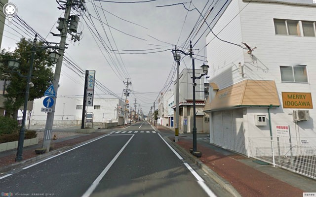 Fotografia no Google Street View da região de Namie-machi, em Fukushima, no Japão, que sofreu com terremoto, tsunami e acidente nuclear (Foto: Reprodução)