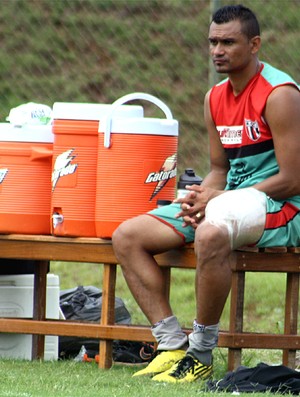 Otacílio Neto sente dores na coxa e é poupado de treinamento (Foto: Cleber Akamine / globoesporte.com)