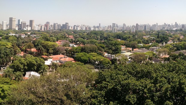 Vista do arborizado bairro dos Jardins, em São Paulo. Se toda cidade fosse assim... (Foto: Alexandre Mansur)