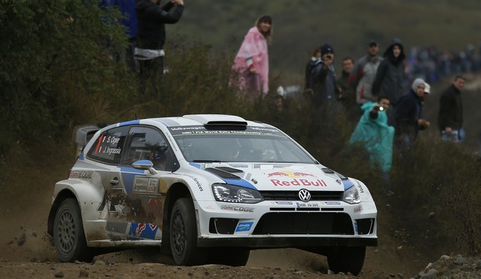 Com o francês Sébastien Ogier, a Volkswagen faz sucesso no Mundial de Rali (Foto: Getty Images)