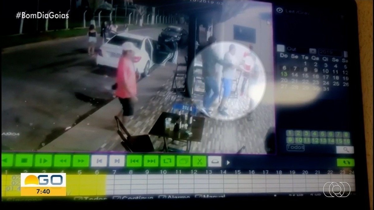 Homem Mata Outro A Tiros Em Bar Durante Briga E Espancado Logo Depois