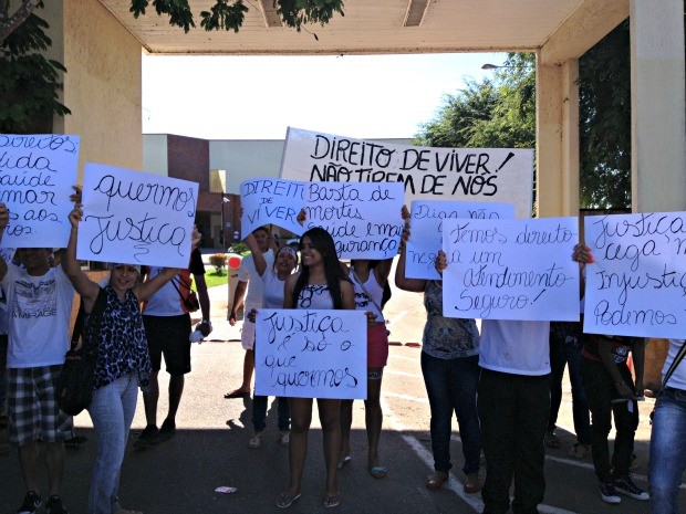 Protesto Santa Juliana (Foto: Yuri Marcel / G1)