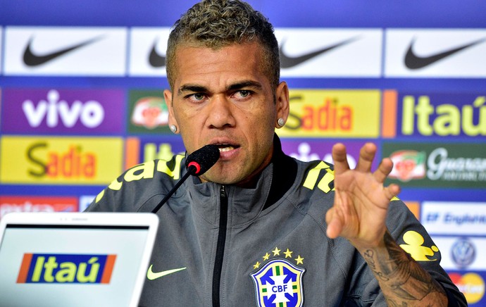 Daniel Alves barcelona coletiva (Foto: Gaspar Nobrega / Vipcomm) Daniel Alves barcelona coletiva (Foto: Gaspar Nobrega / Vipcomm)