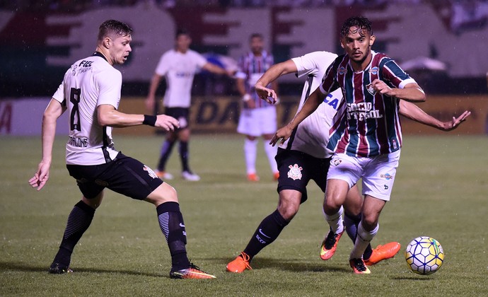 Atuações do Corinthians: Cássio falha, e Léo Príncipe se destaca contra o Flu