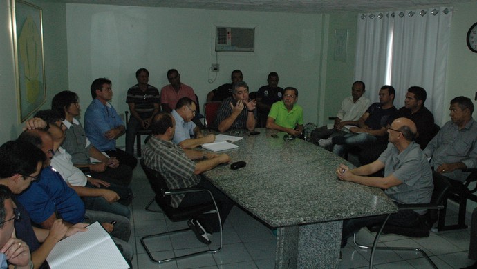 Reunião do Conselho Arbitral da Federação Paraibana de Futebol para a 2ª divisão do estadual (Foto: Pedro Alves / GloboEsporte.com/pb)