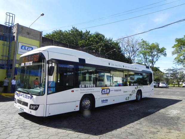 Ônibus híbrido é testado em Araraquara, SP (Foto: Divulgação)