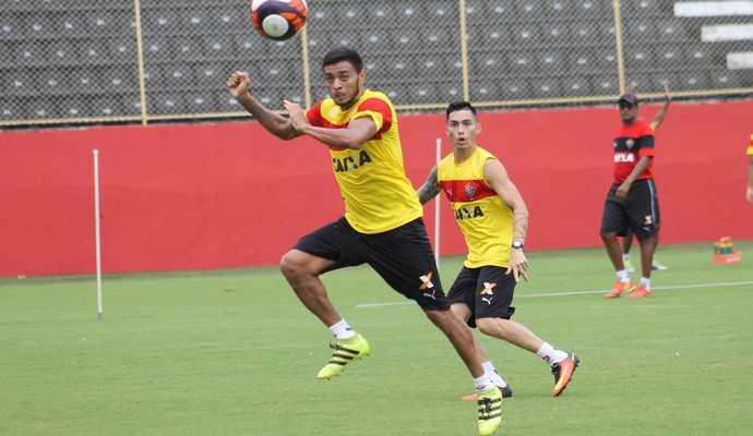 cleiton xavier; vitória; treino vitória (Foto: Maurícia da Matta / EC Vitória / Divulgação)