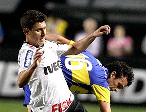 Alex na partida do Corinthians contra o Boca Juniors final (Foto: Reuters)