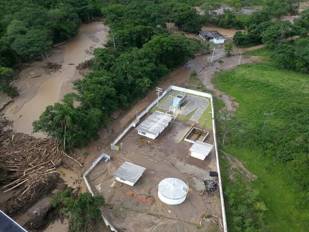 Cenário é de destruição no Vale do Ribeira (Foto: Solange Freitas / G1)