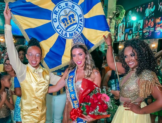 Tati Minerato em visita à quadra da escola de samba Vila Mathias, em Santos (Foto: Divulgação) Tati Minerato em visita à quadra da escola de samba Vila Mathias, em Santos (Foto: Divulgação)