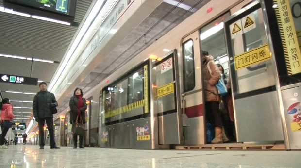 Metrô de Xangai passa a ser o primeiro com mais de 500 km (Foto: BBC)