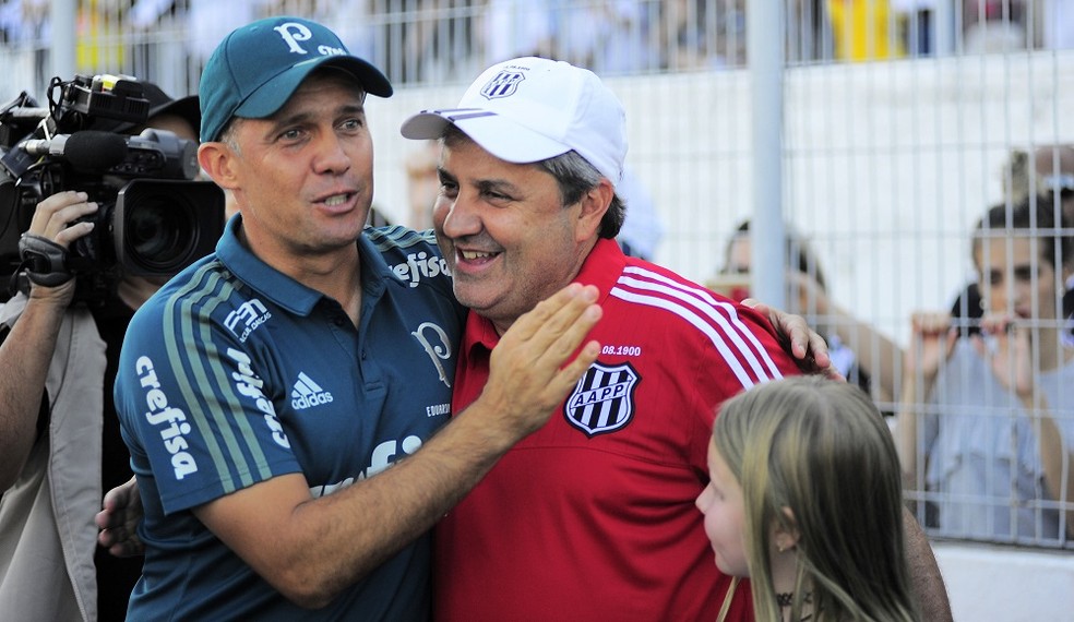Eduardo Baptista e Gilson Kleina, técnicos de Palmeiras e Ponte Preta na semifinal do Paulistão (Foto: Marcos Ribolli)