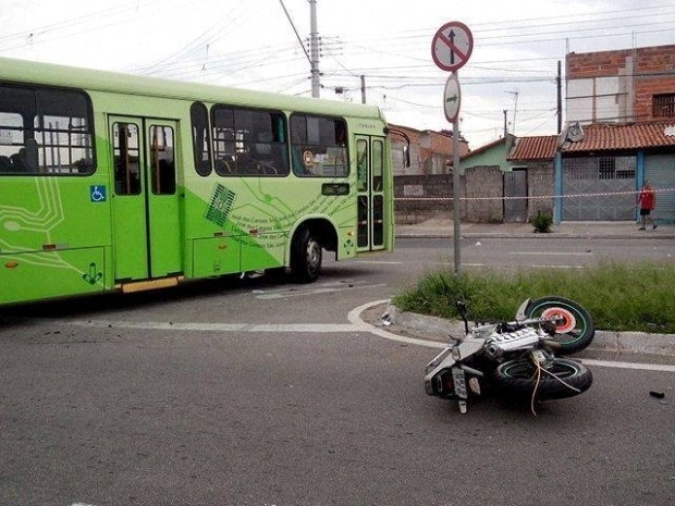 Acidente de ônibus São José dos Campos, SP (Foto: Divulgação)