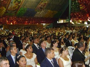 Casamento coletivo acontece há 15 anos no São João de Campina Grande (Foto: Rafael Melo/G1) Casamento coletivo acontece há 15 anos no São João de Campina Grande (Foto: Rafael Melo/G1)