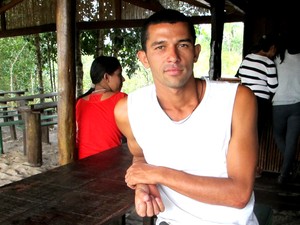 Thiago das Neves, de 30 anos, cresceu na Ilha do Cardoso (Foto: Mariane Rossi/G1)