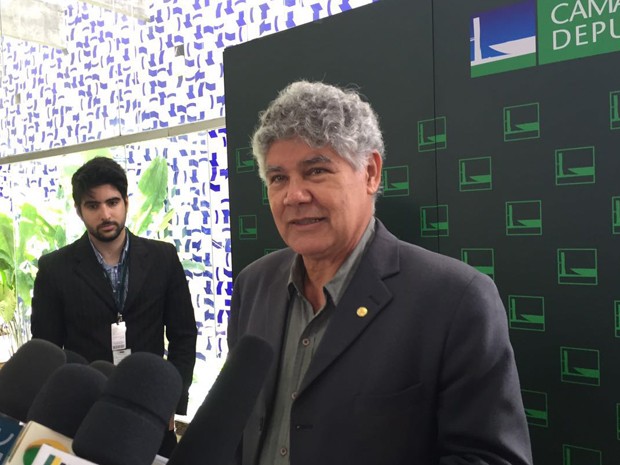 O deputado Chico Alencar (PSOL-RJ) durante entrevista coletiva no Salão Verde da Câmara (Foto: Nathalia Passarinho/G1)