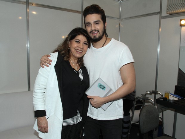 Roberta Miranda e Luan Santana  em gravação de DVD em São Paulo (Foto: Amauri Nehn/ Brazil News)