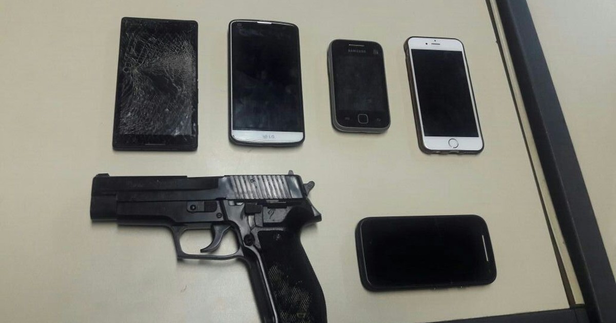 G1 - Jovens roubam cinco celulares e são presos em Volta ... - Globo.com