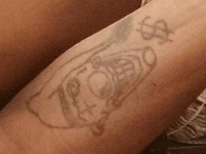 Jovem encontrado morto em Rio das Pedras tinha tatuagem no braço direito (Foto: Divulgação / Guarda Municipal) Jovem encontrado morto em Rio das Pedras tinha tatuagem no braço direito (Foto: Divulgação / Guarda Municipal)