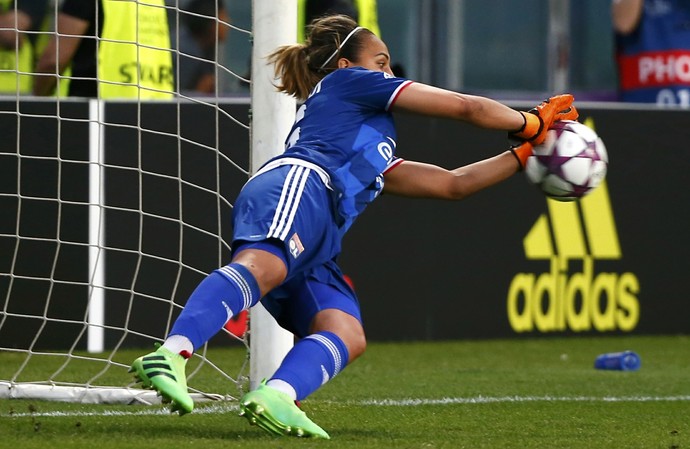Bouhaddi, Lyon x Wolfsburg, Liga dos CampeÃƒÂµes feminina (Foto: REUTERS / Tony Gentile)