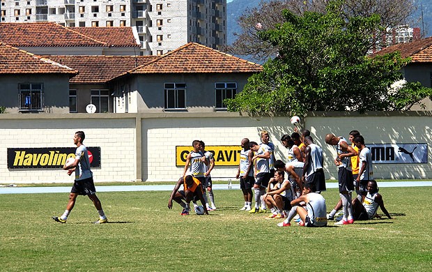 jogadores no treino de pênaltis do Botafogo (Foto: Thales Soares / Globoesporte.com)