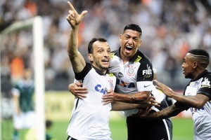 Corinthians se aproxima do Goiás como time com mais mitos no Cartola