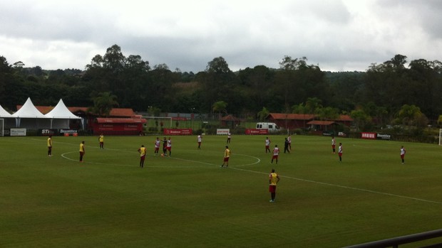 São Paulo treino Cotia (Foto: Carlos Augusto Ferrari)