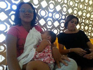 Promotora de vendas desistiu de levar a filha para o Heda mesmo morando vizinha ao hospital (Foto: Patrícia Andrade/G1)