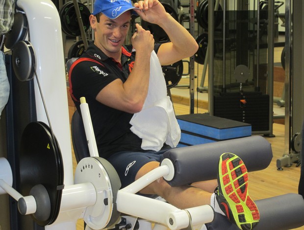 Diego Hypolito treina após cirurgia (Foto: Lydia Gismondi / Globoesporte.com)