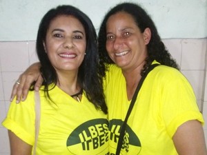 Rosana (Direita) levará amiga para ser acompanhante descritiva, no Espírito Santo (Foto: Vinicus Oliveira/ Vc no ESTV)
