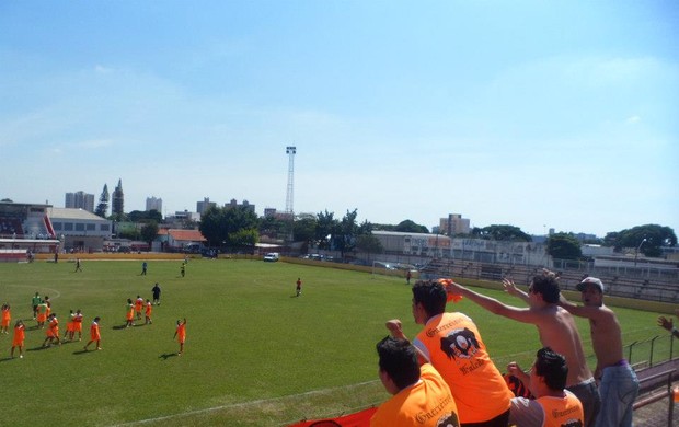 Torcida do Atibaia, time da Segunda Divisão do Paulista (Foto: Divulgação/ Guerreiros do Falcão)