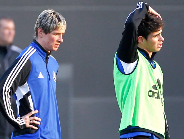 Fernando Torres e Oscar no treino do Chelsea Mundial AP (Foto: AP)