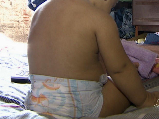 Criança não foi registrada e está sendo chamada de Vitória (Foto: Reprodução/TV Amazonas)