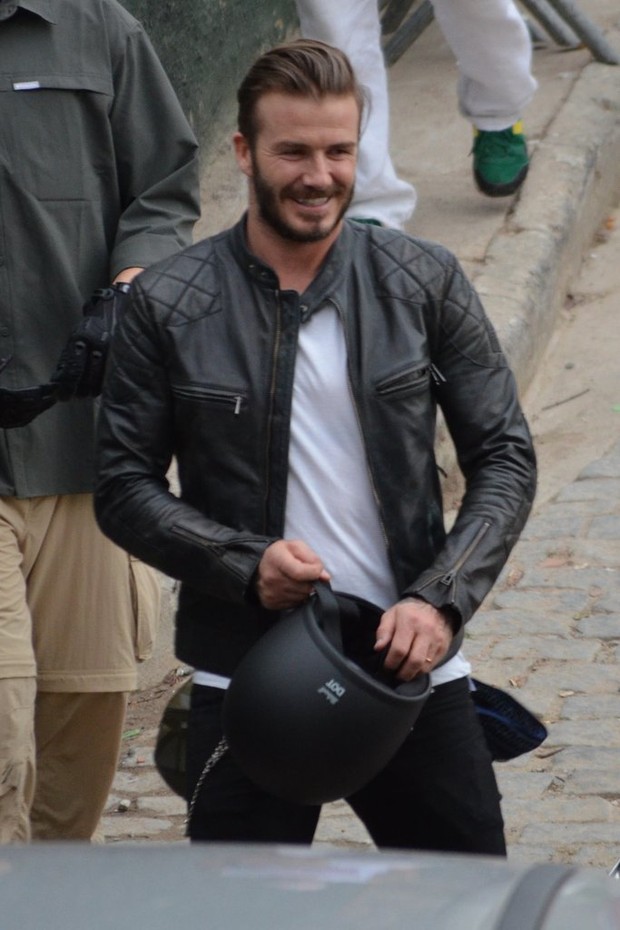 David Beckham no Vidigal (Foto: Rodrigo dos Anjos e Delson Silva / AgNews)