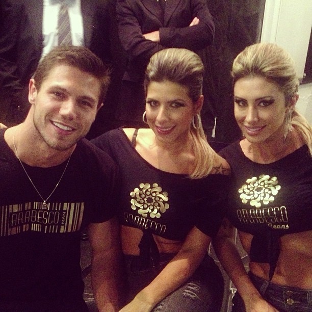 Ex-BBB Jonas, Ana Paula Minerato e Jaque Khury em evento de moda em São Paulo (Foto: Instagram/ Reprodução)