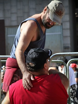 O casal João e Roberto diz que o evento 'se desvirtuou um pouco' nos últimos anos (Foto: Caio Kenji/G1)