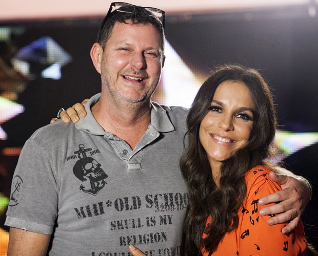 Ivete Sangalo e seu assessor pessoal Dito: É muito amor! (Foto: Dafne Bastos/TV Globo) Ivete Sangalo e seu assessor pessoal Dito: É muito amor! (Foto: Dafne Bastos/TV Globo)