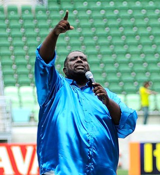 Abertura do Brasileirão terá show de Péricles em Itaquera neste domingo