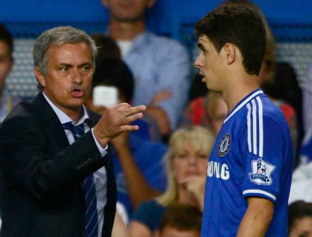 Mourinho Oscar Chelsea (Foto: Reuters)