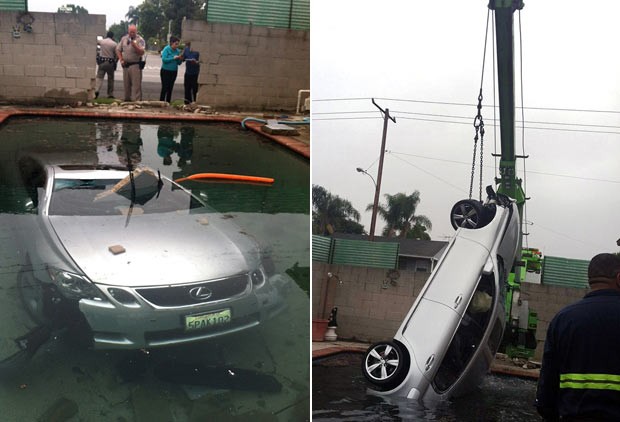 Motorista perdeu o controle do carro e parou dentro de piscina. (Foto: Beatriz Diaz/AP)