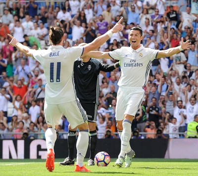 Bale e Cristiano Ronaldo, Real Madrid x Osasuna (Foto: Denis Doyle/Getty Images)