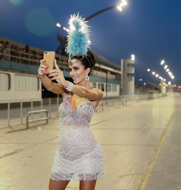 Daniela albuquerque ensaio