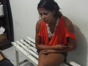 Mãe das crianças foi presa em flagrante por abandono de incapaz (Foto: Amauryvan Fagundes/Polícia Civil-AL)