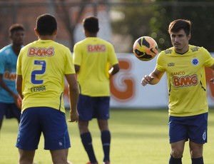 Willian; Cruzeiro; Toca da Raposa II; treino (Foto: Washington Alves / Vipcomm)