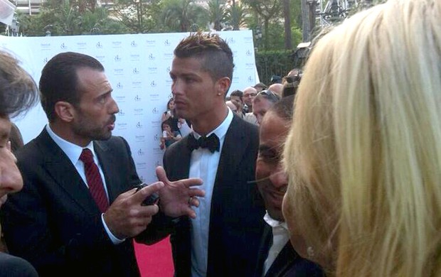 Cristiano Ronaldo evento em Mônaco (Foto: Reprodução / Twitter)