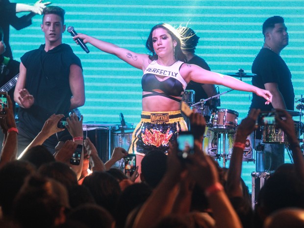 Anitta em show na Zona Sul do Rio (Foto: Marcello Sá Barretto/ Ag. News)