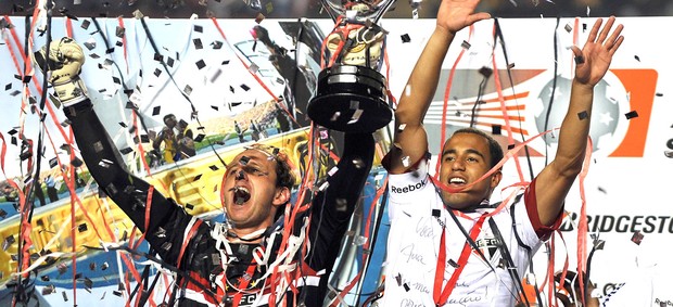 Rogério Ceni e Lucas, São Paulo e Tigre (Foto: Agência AFP)